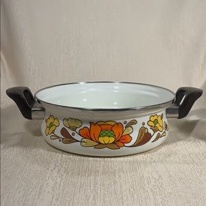 70’s Porcelain Enameled Steel Pan Country Flowers 9 3/4”